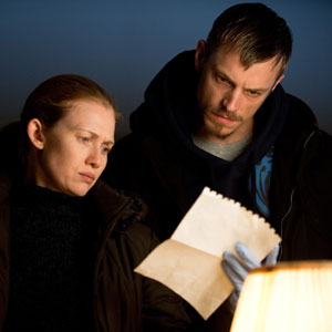 Mireille Enos, Joel Kinnaman, The Killing Mireille Enos, Joel Kinnaman, The Killing